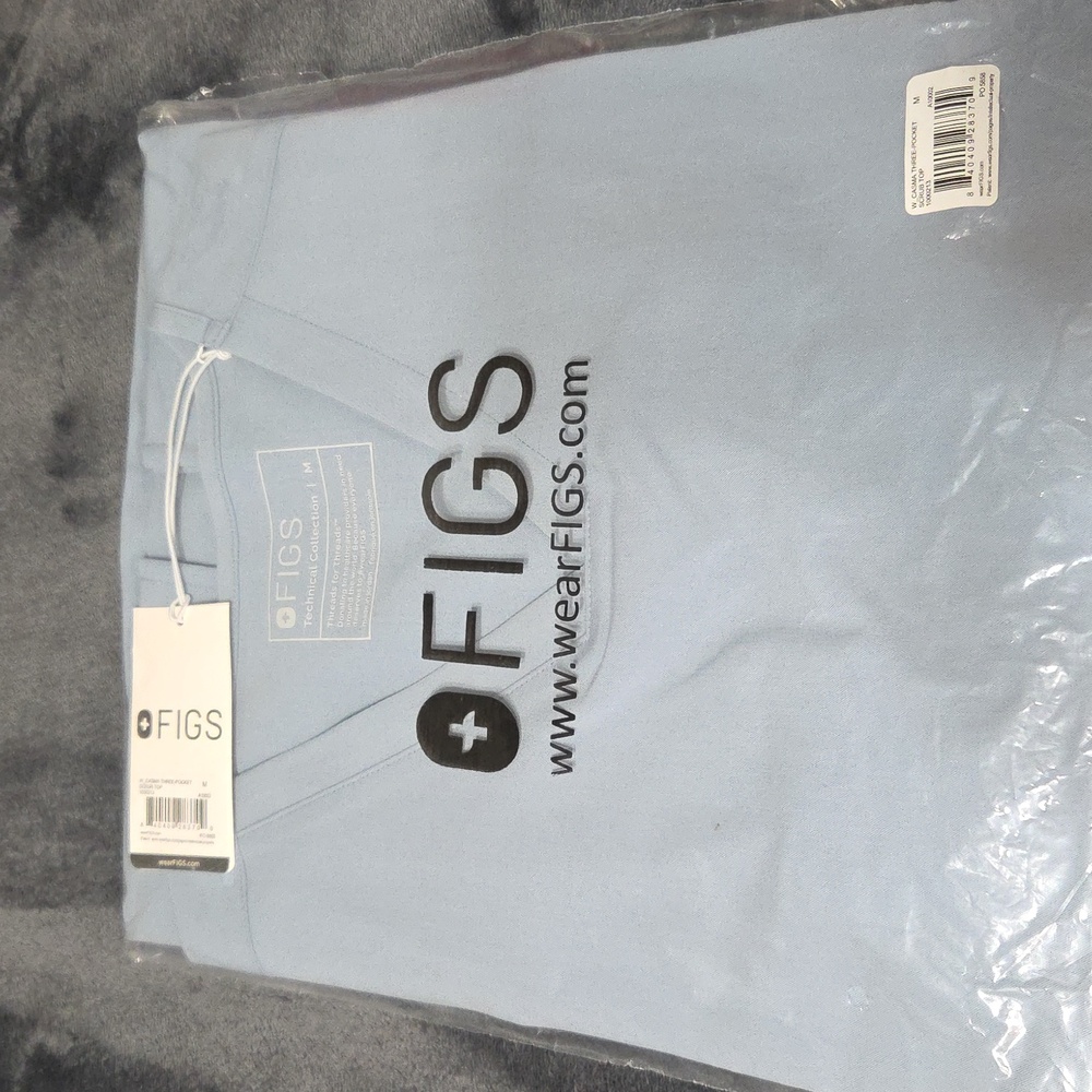 Figs Dusty Blue Medium Casma Scrub Top NWT